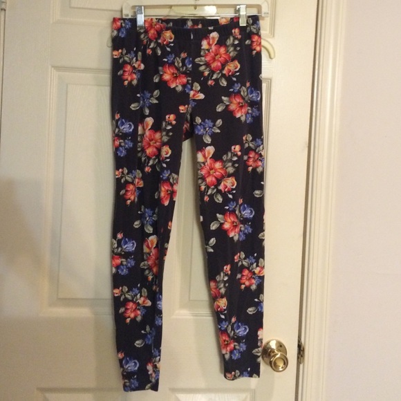 Forever 21 Plus Floral Leggings.