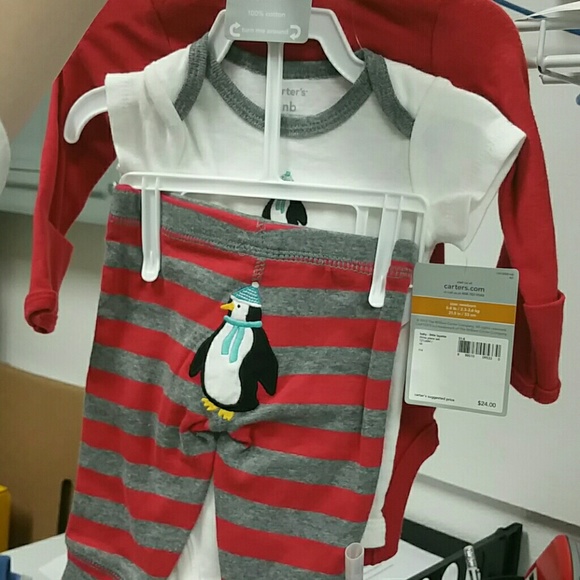 SOLD!Carter's newborn boy 3 pc set - Picture 1 of 4