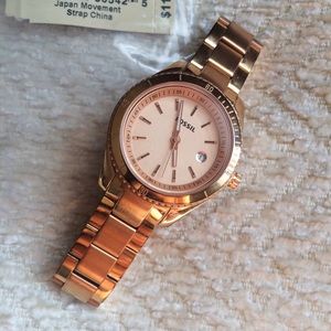 Rose gold Fossil watch