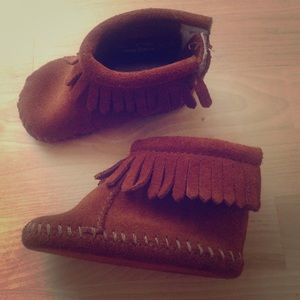 🍂🍁Minnetonka Fringe Booties