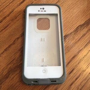 White life proof case for iphone5