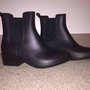 BRAND NEW Pointed Black Rainboots