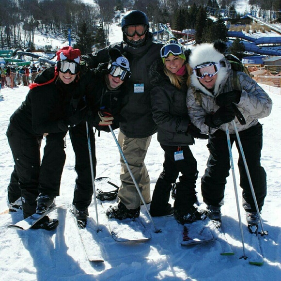 Meet your Posher, Amy - Picture 2 of 2