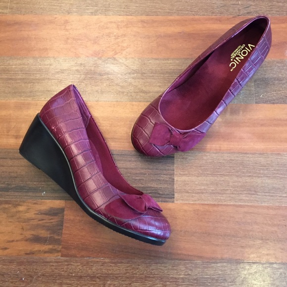 Size 8 Vionic shoes