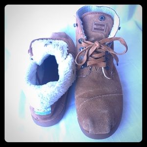 TOMS chestnut brown lace up fold down booties