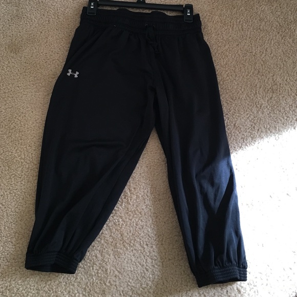 Under armour crop work out pants