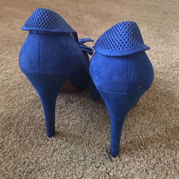 Paris Hilton royal blue bow pumps - Picture 2 of 4
