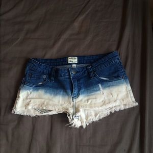 🔴 RVCA Dip Dyed Bleach distressed Jean shorts