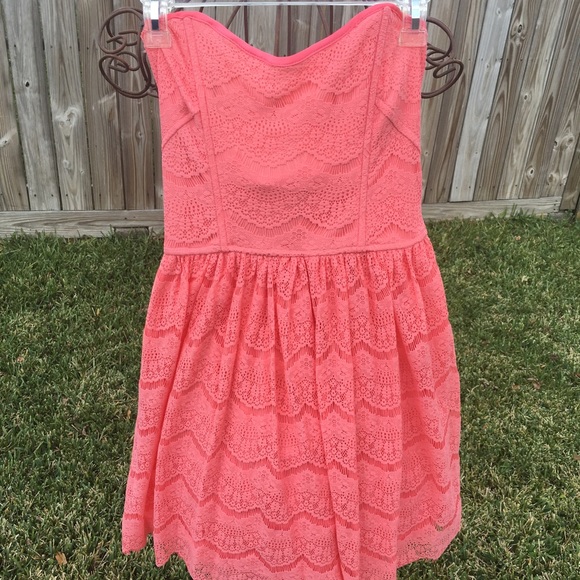 F21 Sz Large strapless sundress