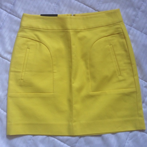 Banana Republic yellow skirt