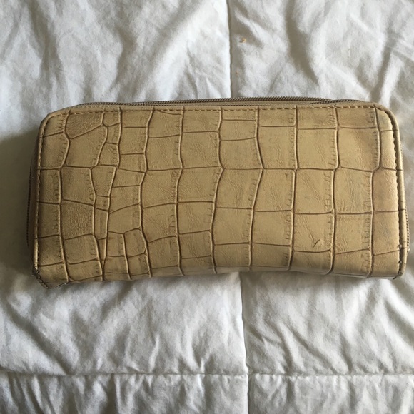 Nude Alligator Purse - Picture 3 of 4