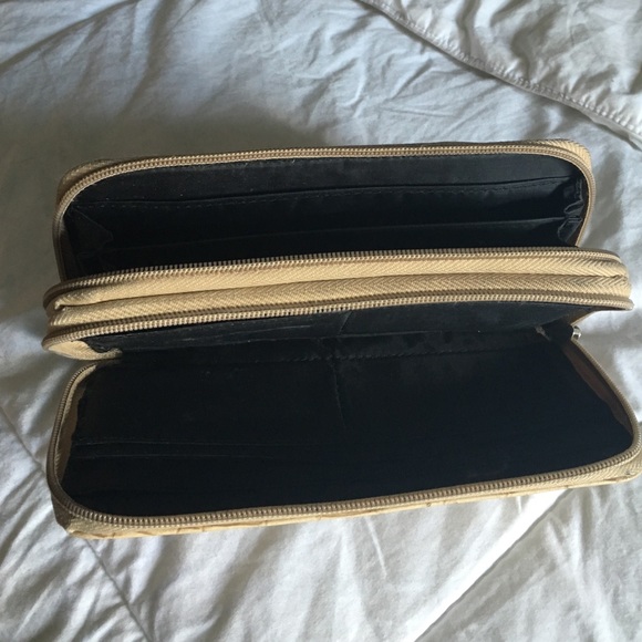 Nude Alligator Purse - Picture 4 of 4