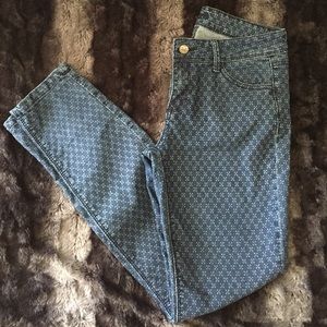 Printed dark denim skinnies