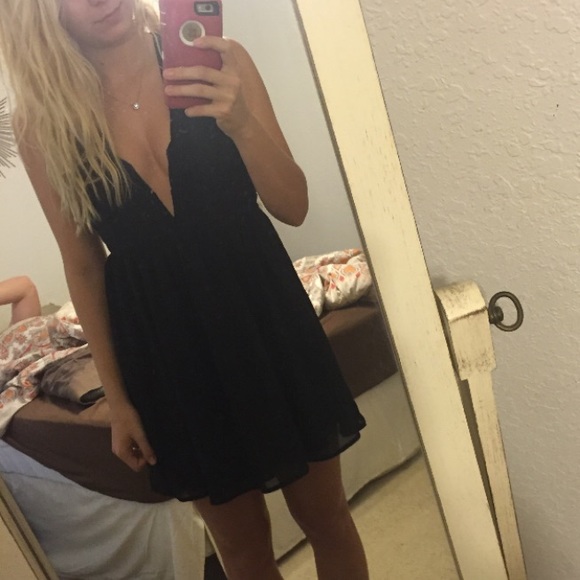 ❌sold❌ NWT! Black V neck dress - Picture 4 of 4