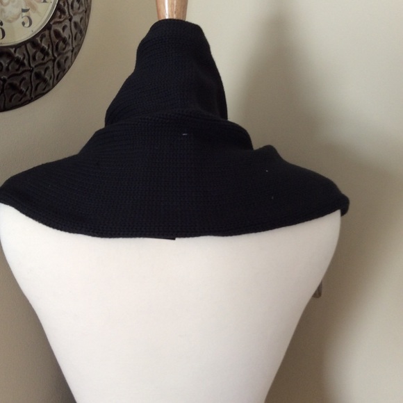 🎉2X HP🎉 Black Boutique Scarf - Picture 3 of 3