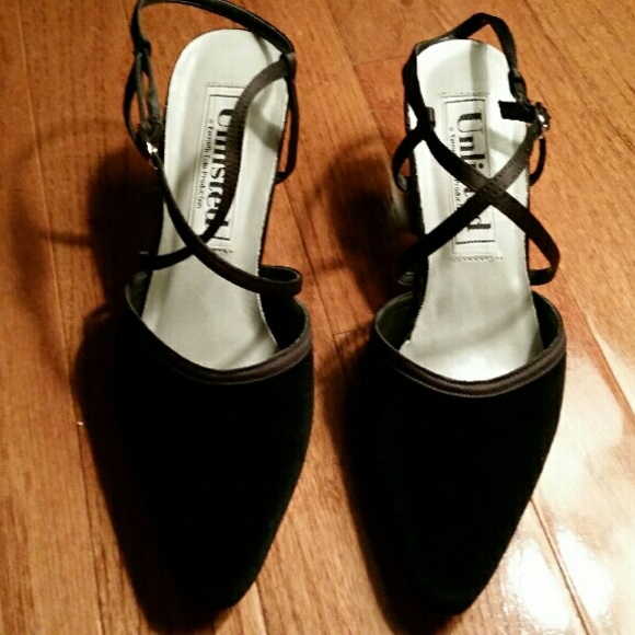 Black Velvet Shoes - Picture 1 of 3