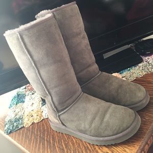 Tall Gray Uggs