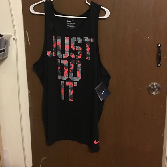 Nike Tee