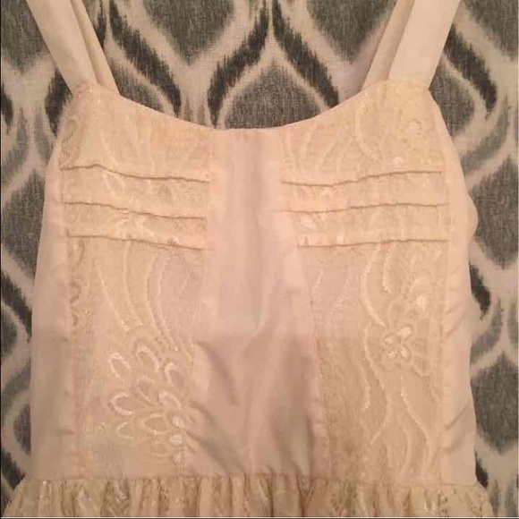 ❌sold❌ White/cream lace dress - Picture 3 of 4