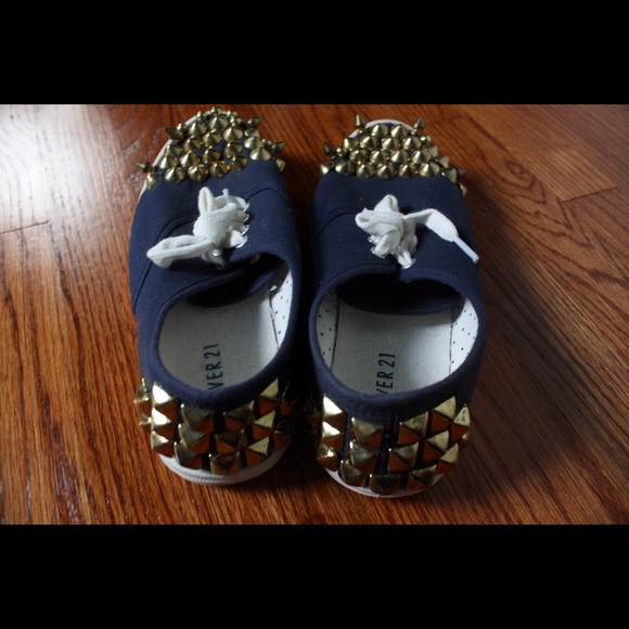 Customized shoes with studs and spikes - Picture 2 of 2