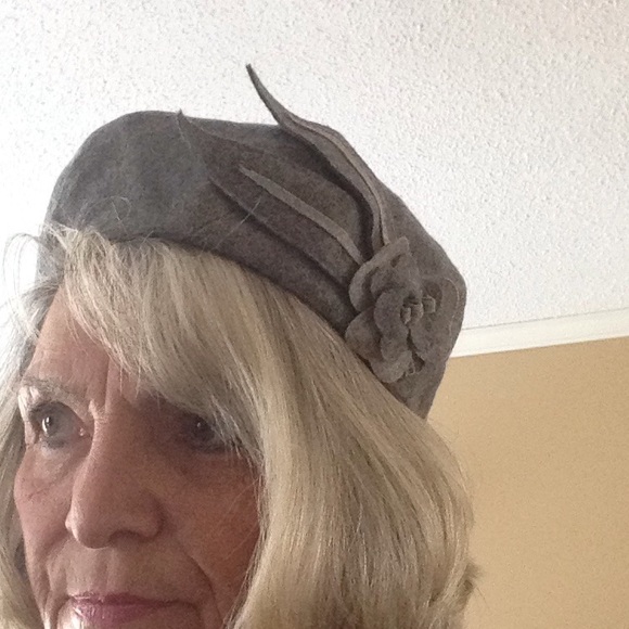 Grey Beret NEW!