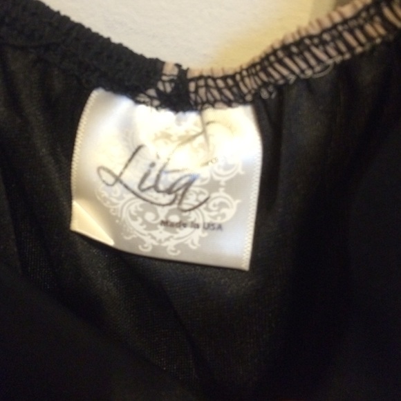 Lila Keyhole Dress - Picture 4 of 4