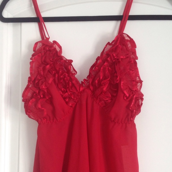 Red nightie - Picture 2 of 2