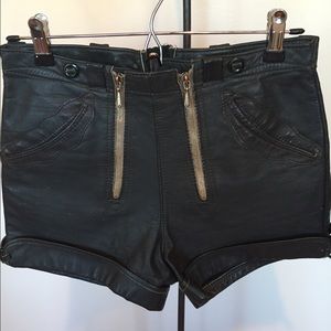 Cool leather shorts