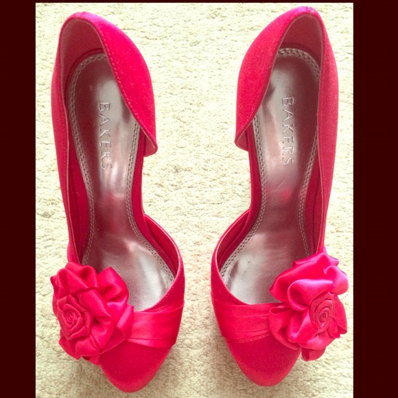 Bakers 'Bloom 2065' Pumps in Luscious Red, size 7 - Picture 1 of 3
