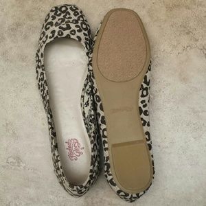 Cheetah print flats nwot