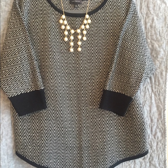 Black and white 3/4 sleeve Limited sweater