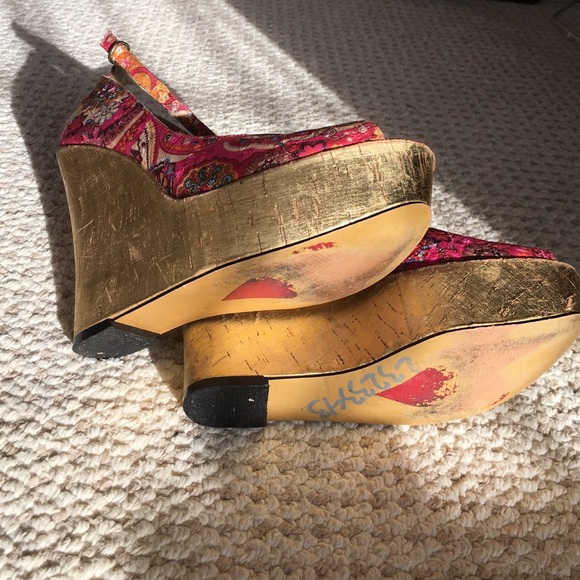 Summer wedges! Size 7 - Picture 4 of 4