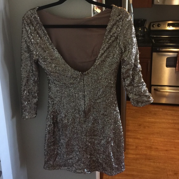 Gold sequin Tobi dress - Picture 2 of 4