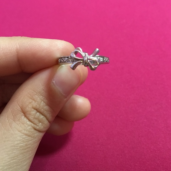 Diamond Bow Ring - Picture 2 of 4