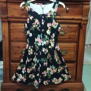 💀Darling Little Dress sz M