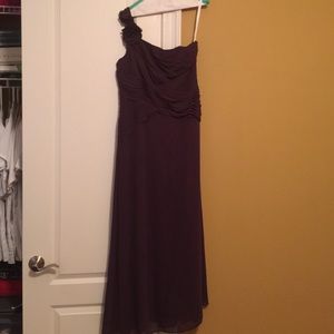 David's Bridal grape one shoulder formal dress