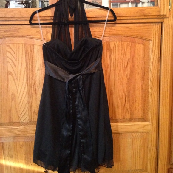 ☀️Simple Black Dress! - Picture 2 of 4