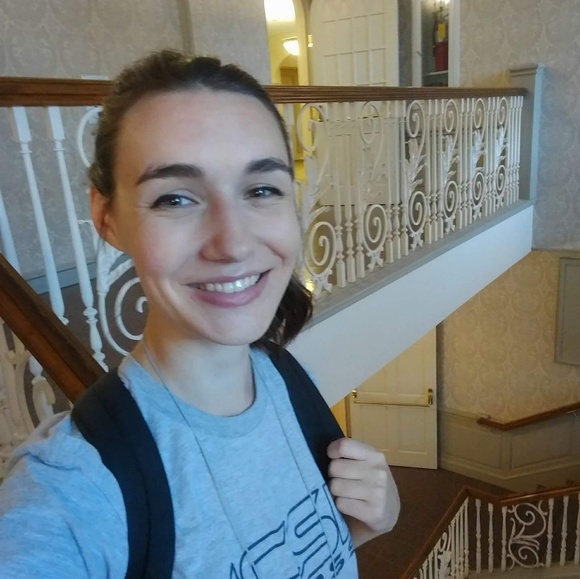 Meet your Posher, Haley - Picture 2 of 4