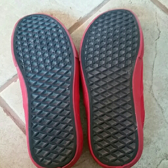 Sold Vans solid red size 6.5 - Picture 2 of 4