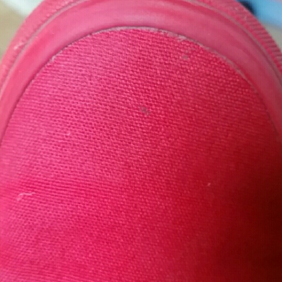 Sold Vans solid red size 6.5 - Picture 4 of 4