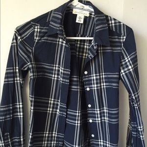 H&M fitted blue and white flannel