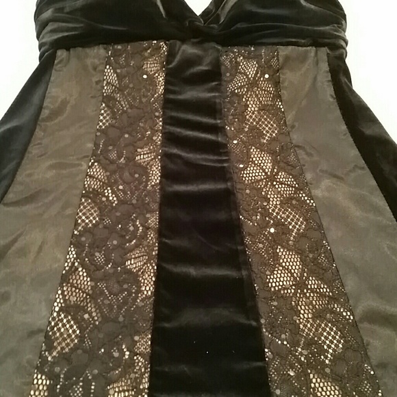 Black Sequined Velvet & Lace Camisole - Picture 3 of 4