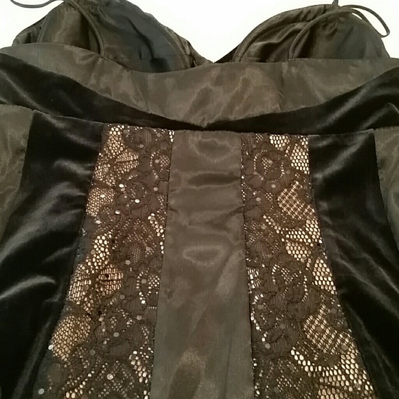 Black Sequined Velvet & Lace Camisole - Picture 4 of 4