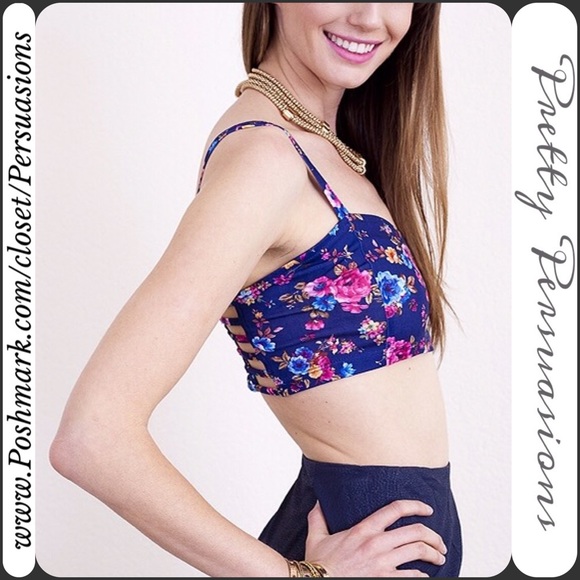 SALE‼️ NWT Strappy Caged Back Floral Bralette - Picture 3 of 3