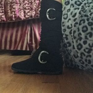 Black suede knee-high flat boot⚫️✨