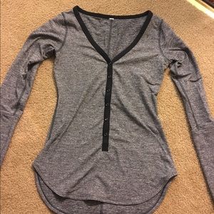 Lululemon long sleeve v-neck size 2