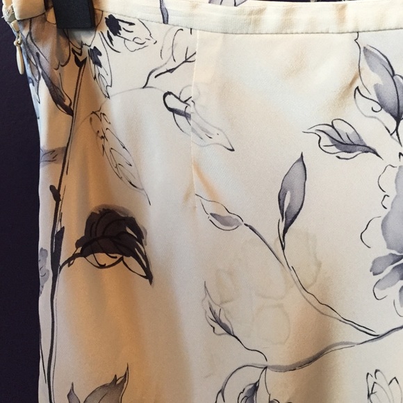 Ann Taylor Loft Flower Skirt - Picture 2 of 3