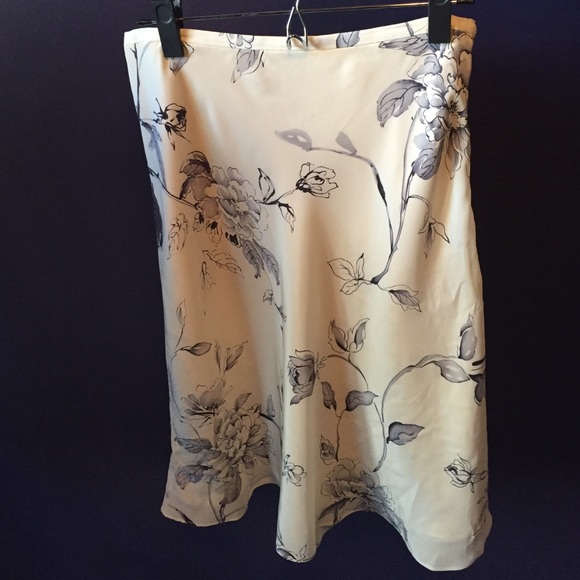 Ann Taylor Loft Flower Skirt - Picture 3 of 3