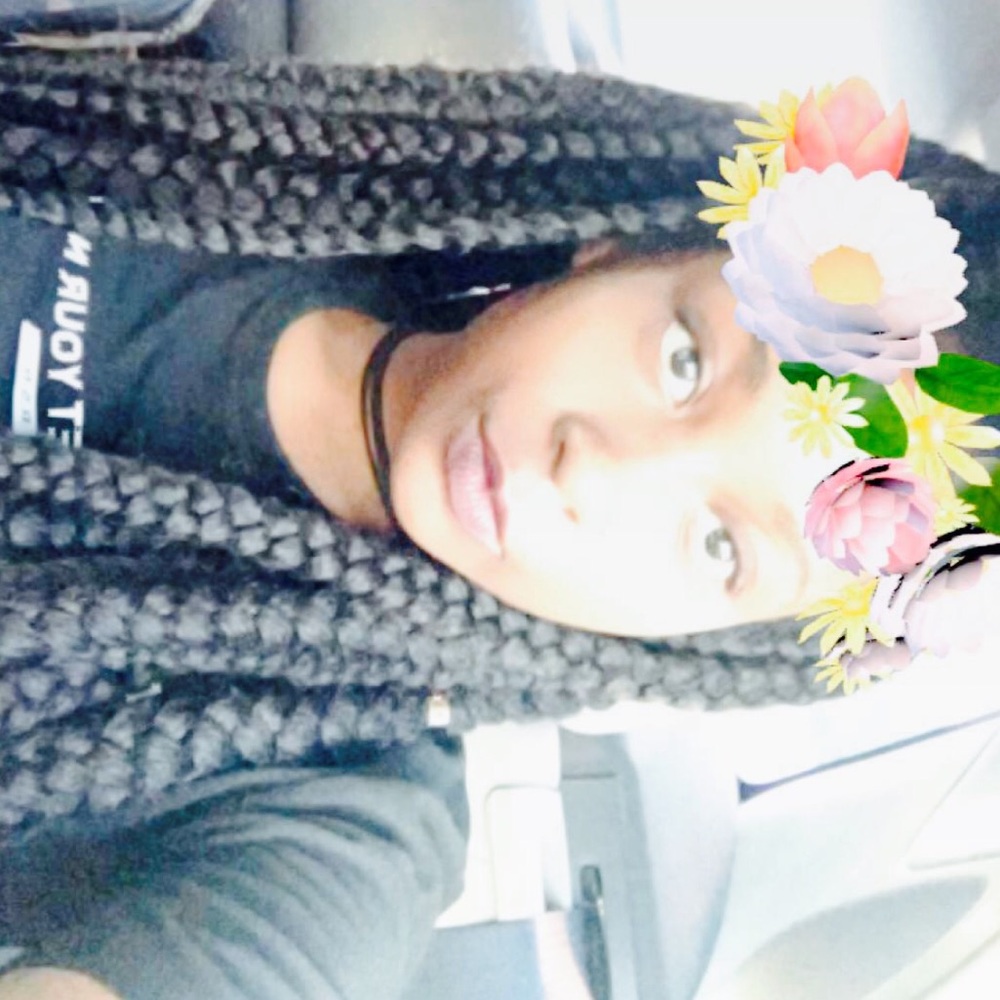 Meet your Posher, Syeira