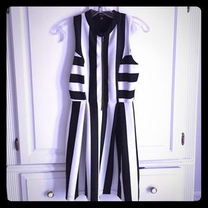 Boutique black and white striped dress zipper top